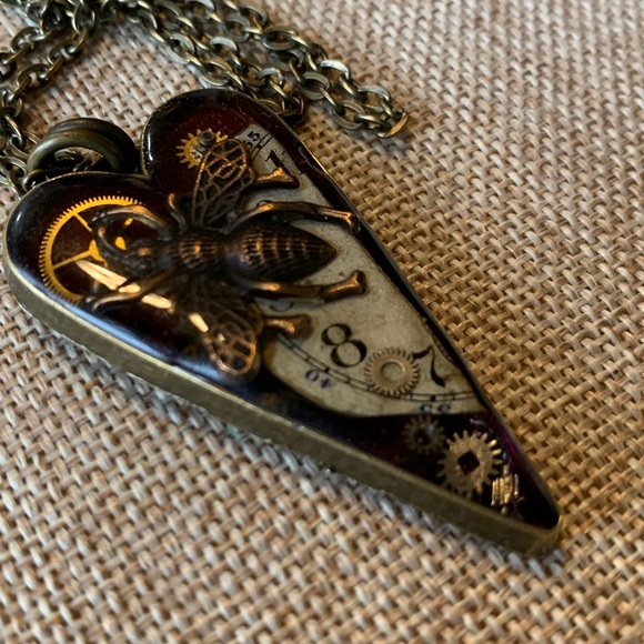 Bee Vintage Watch Gears Heart Necklace Handmade - Picture 2 of 10